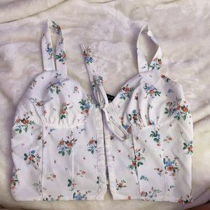 Kendall & Kylie seize small. Super cute corset top